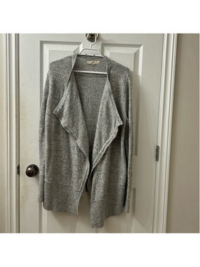 Loft grey cardigan women’s size medium knitted material in excellent condition